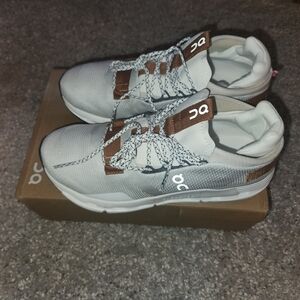 On Unisex Cloudnova Running Shoes White/Pearl